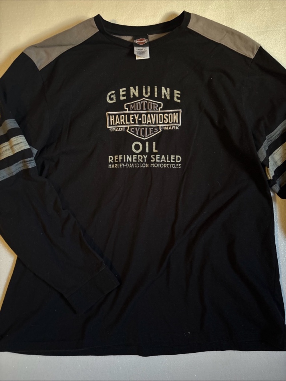 Vintage 2013 Harley-Davidson Black Long Sleeve Tee with Gray Shoulder Panels
